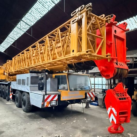 DEMAG HC 810